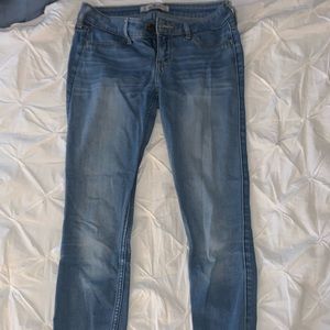 💙 Low rise medium wash jeans